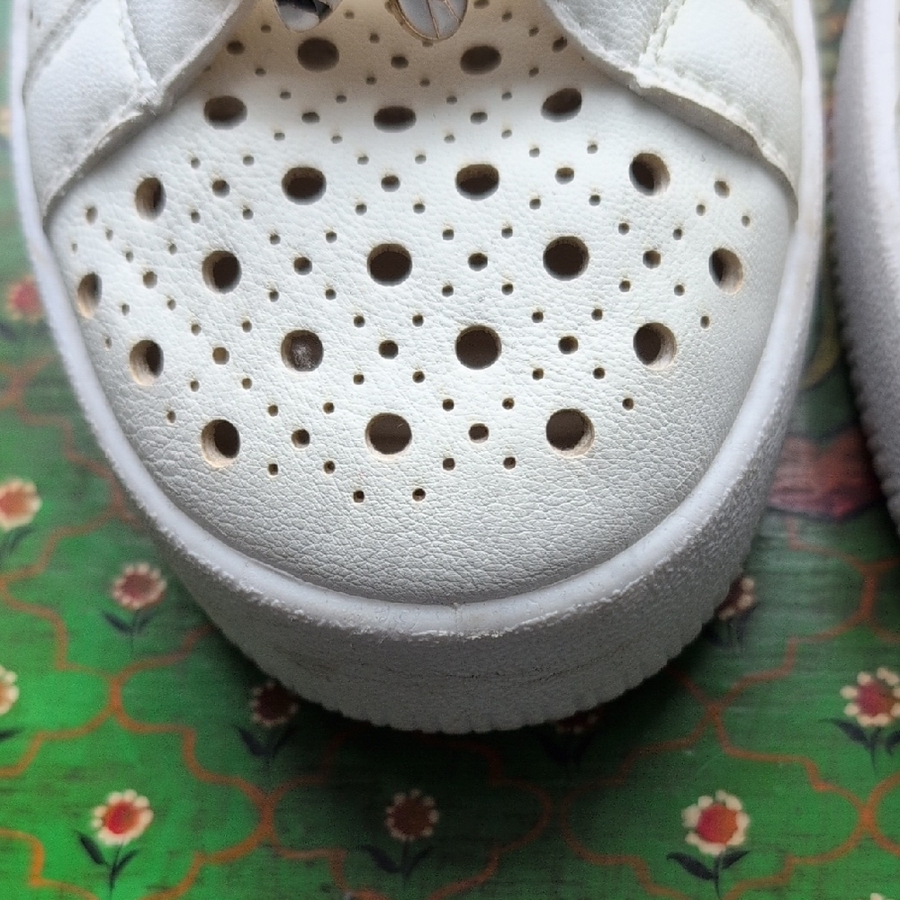 DV by Dolce Vita White Laser-Cut Sneakers with Gold Bee Charms - Picture 4 of 9